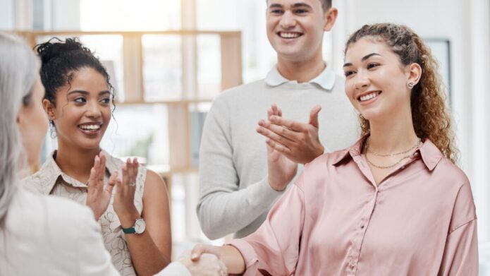 Skuteczny onboarding: jak ciekawość skraca czas do samodzielności