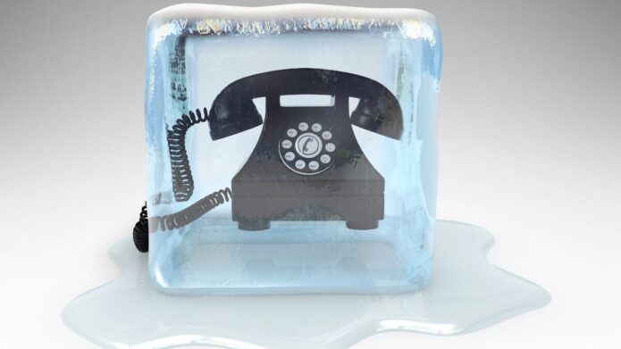 Cold calling a wizerunek firmy: kiedy zimne telefony mogą zaszkodzić?