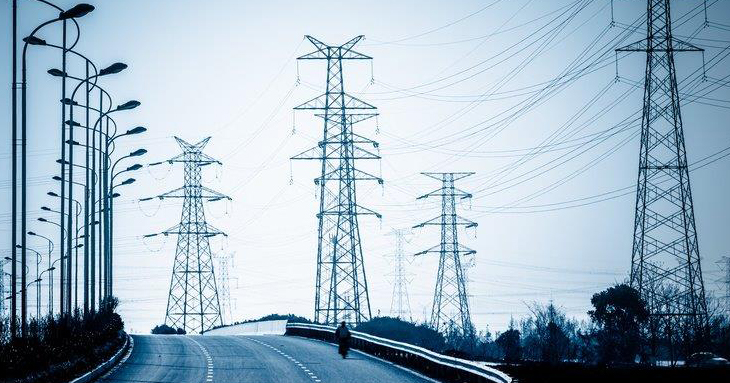 zdjęcie - Na czym polega służebność przesyłu energii elektrycznej?